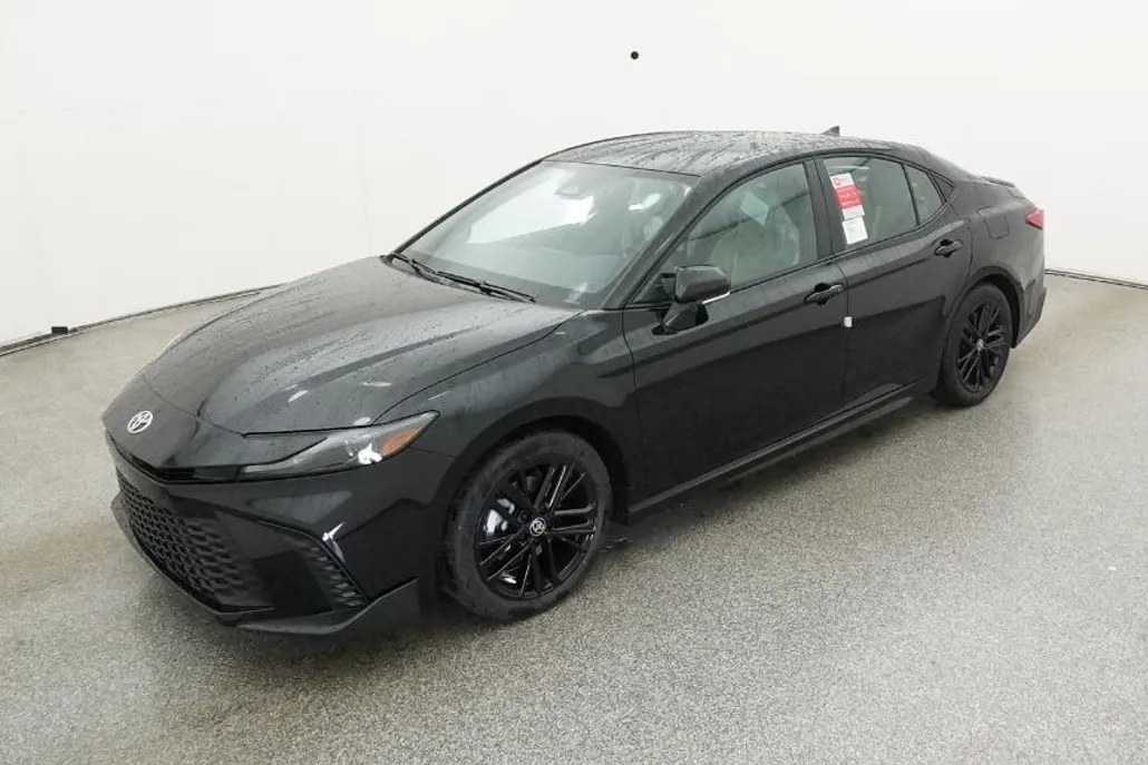 2026 Toyota Camry SE photo 1