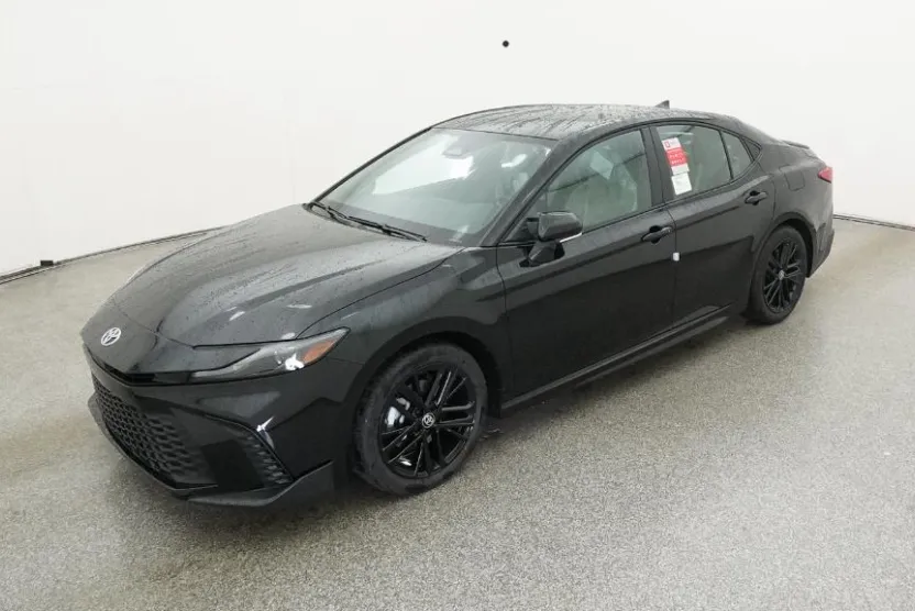 2026 Toyota Camry SE photo 1