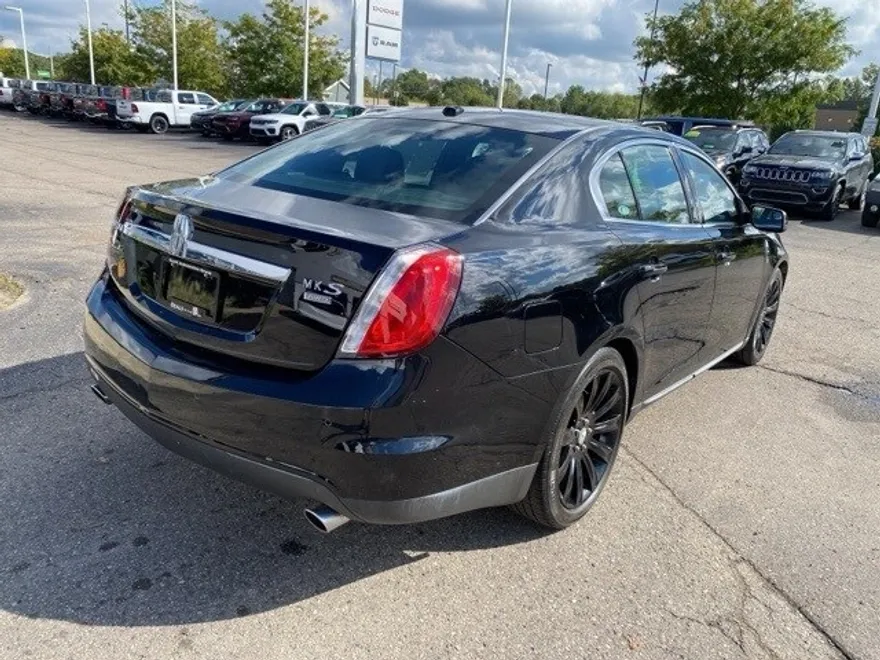 2012 Lincoln MKS Base photo 1