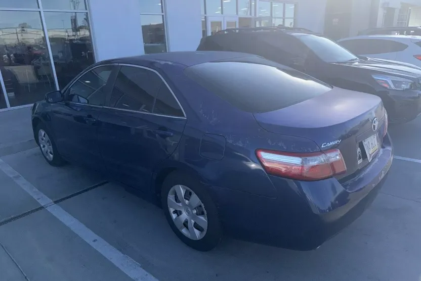 2008 Toyota Camry LE photo 1