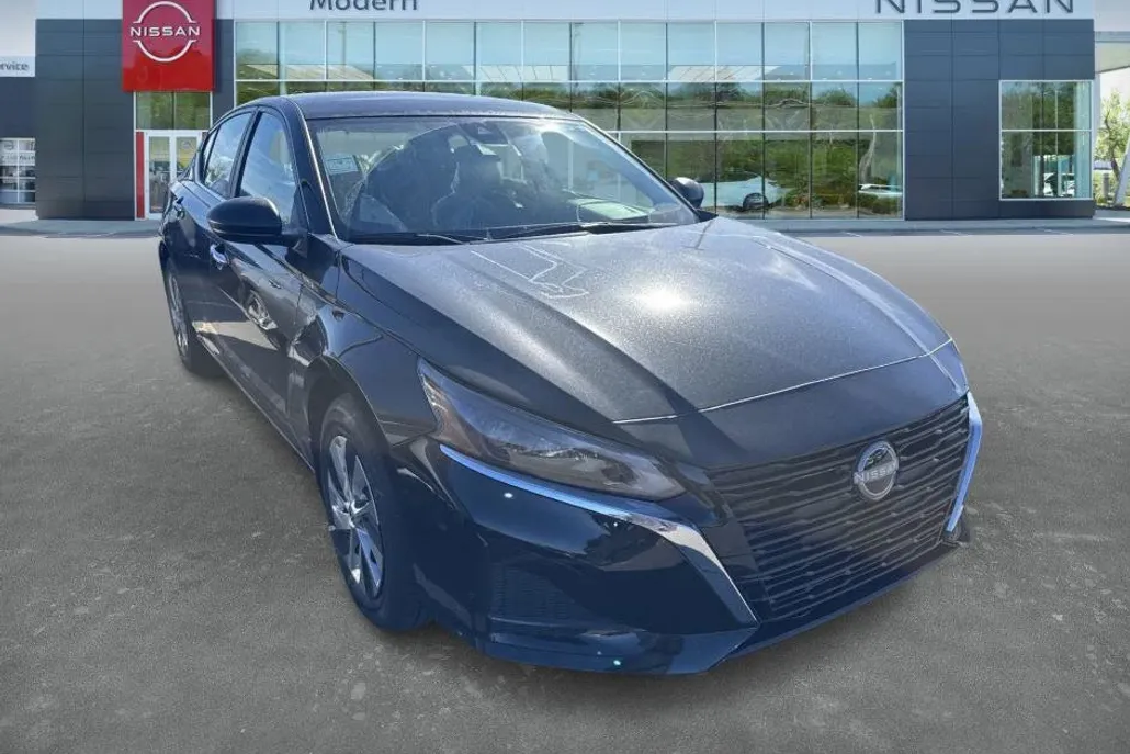 2025 Nissan Altima S photo 1