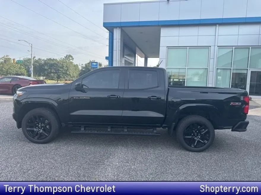 2025 Chevrolet Colorado Z71 photo 1
