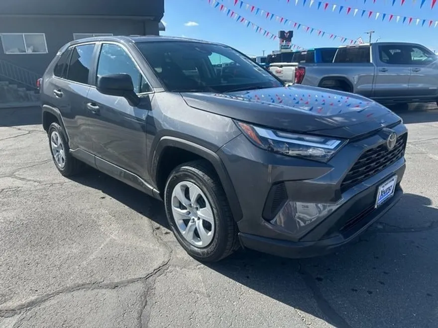 2024 Toyota RAV4 LE photo 1