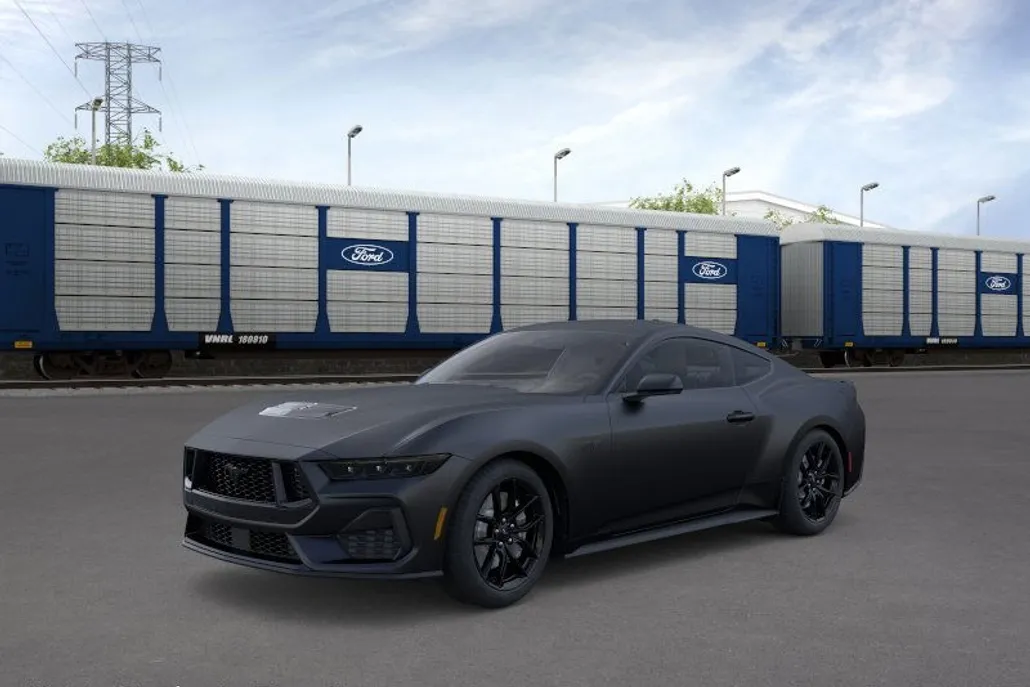 2025 Ford Mustang GT photo 1