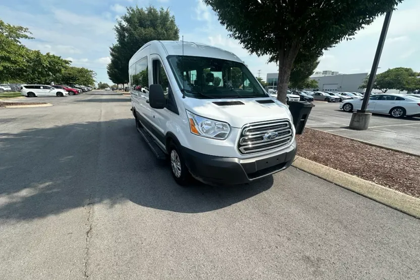 2019 Ford Transit XLT photo 1