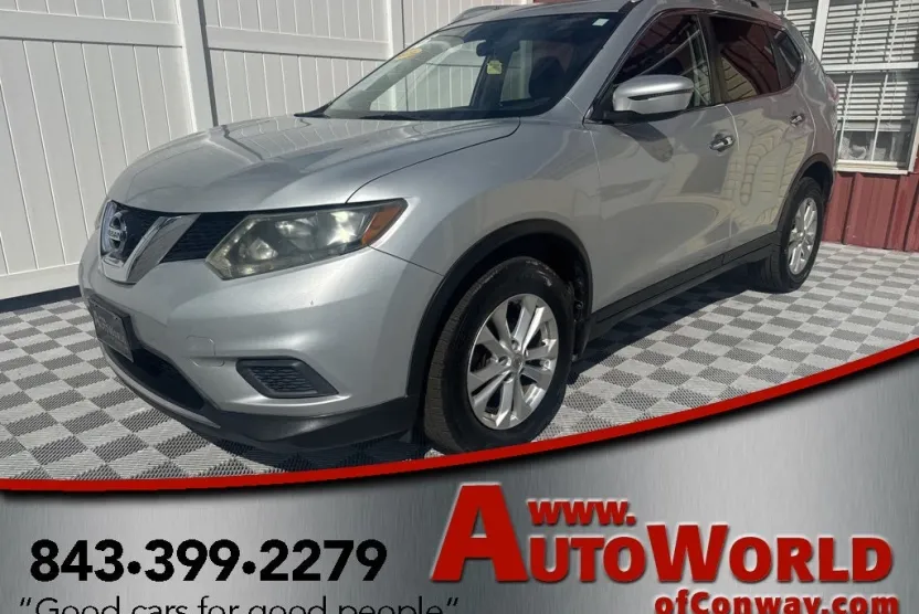 2016 Nissan Rogue SV photo 1