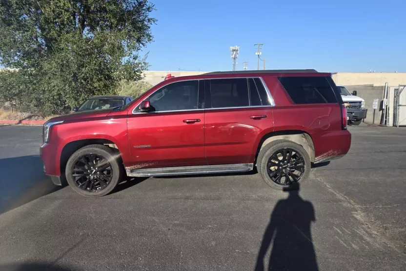 2020 Gmc Yukon SLT photo 1