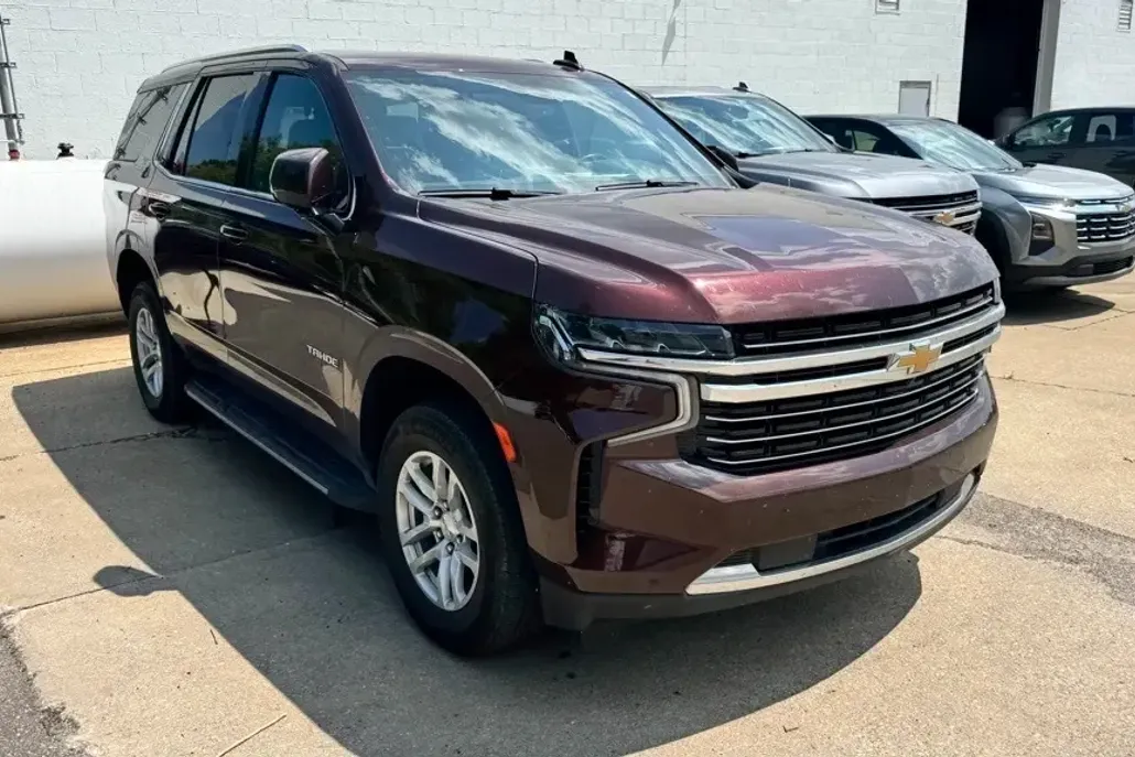 2023 Chevrolet Tahoe LT photo 1