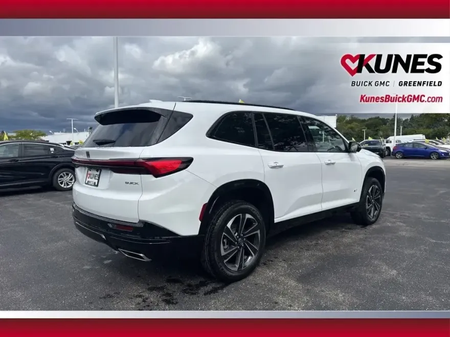 2026 Buick Enclave Sport Touring photo 1