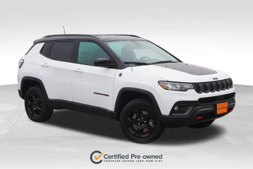 2023 Jeep Compass Trailhawk photo 1