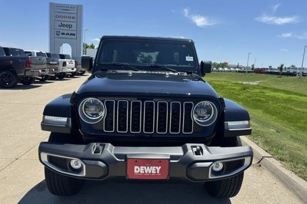 2025 Jeep Wrangler Sahara photo 1