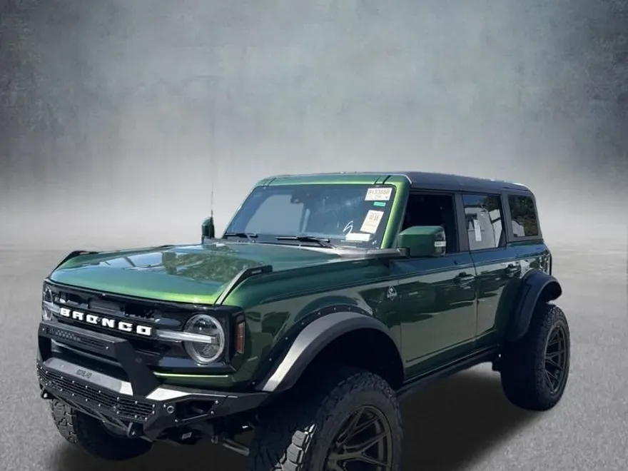 2023 Ford Bronco Outer Banks photo 1