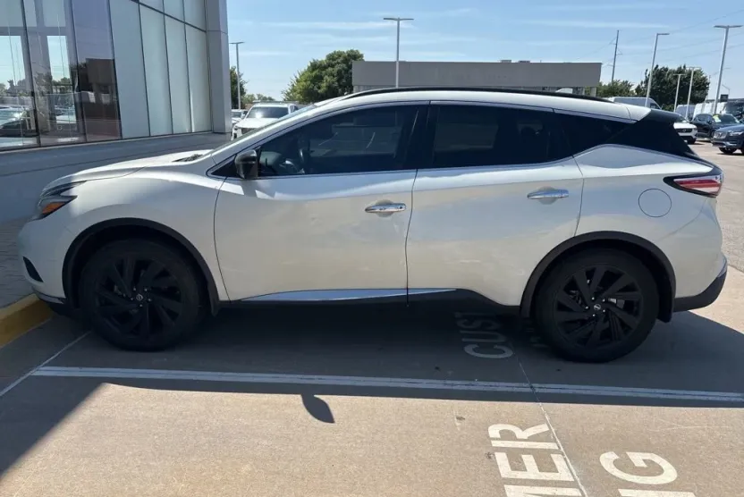 2017 Nissan Murano Platinum photo 1