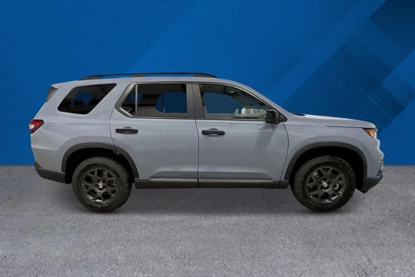 2025 Honda Pilot TrailSport photo 1