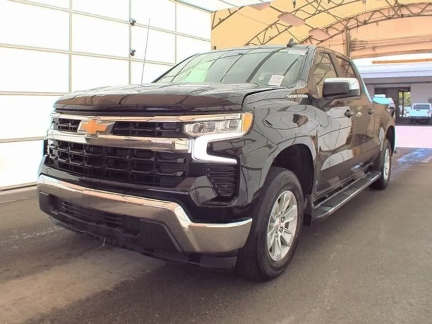 2024 Chevrolet Silverado 1500 LT photo 1