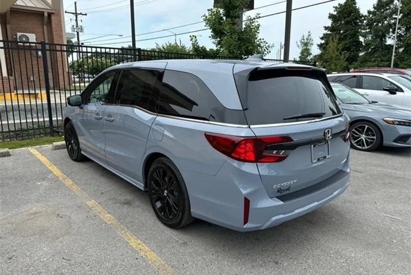 2026 Honda Odyssey photo 1
