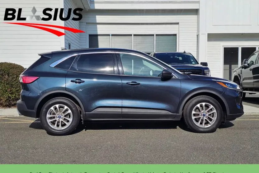 2022 Ford Escape SE photo 1