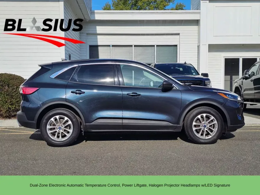 2022 Ford Escape SE photo 1