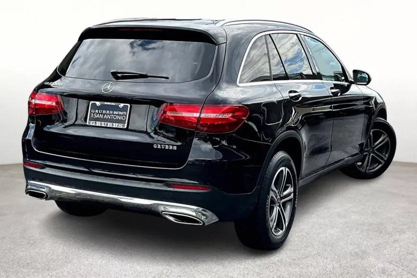 2018 Mercedes Benz GLC 300 photo 1