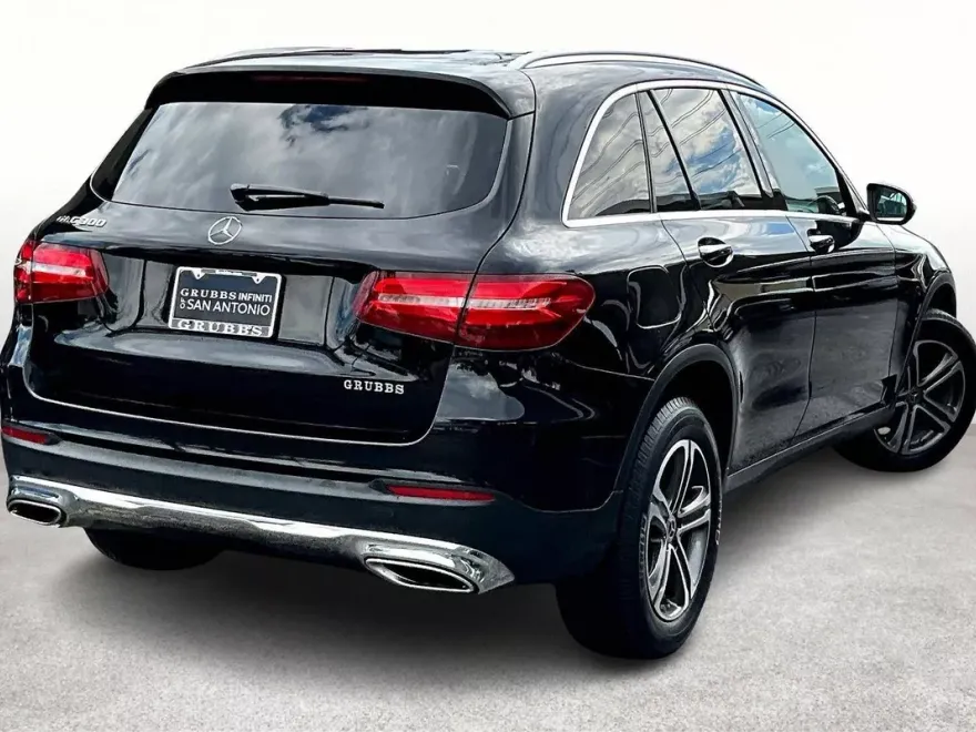 2018 Mercedes Benz GLC 300 photo 1