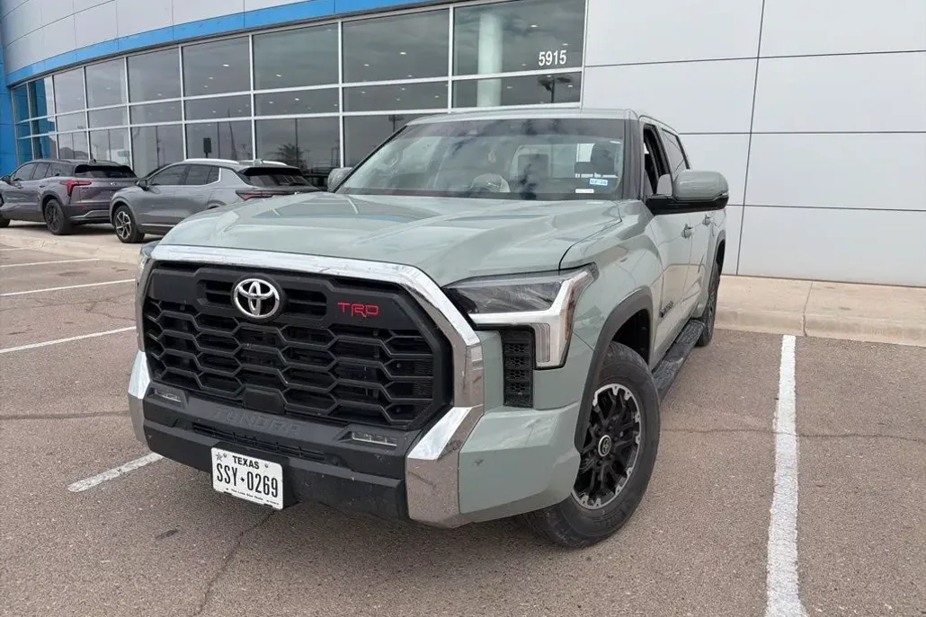 2023 Toyota Tundra SR5 photo 1