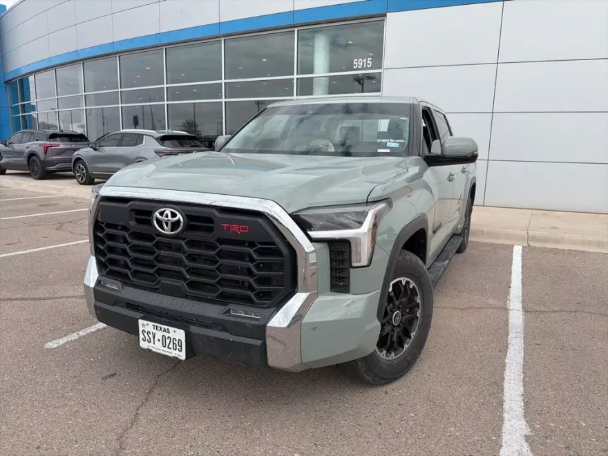 2023 Toyota Tundra SR5 photo 1