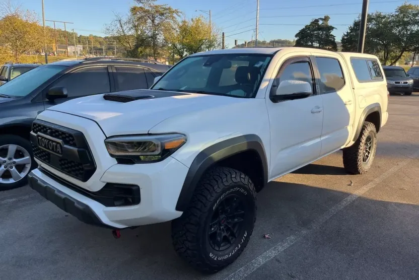 2020 Toyota Tacoma SR5 photo 1