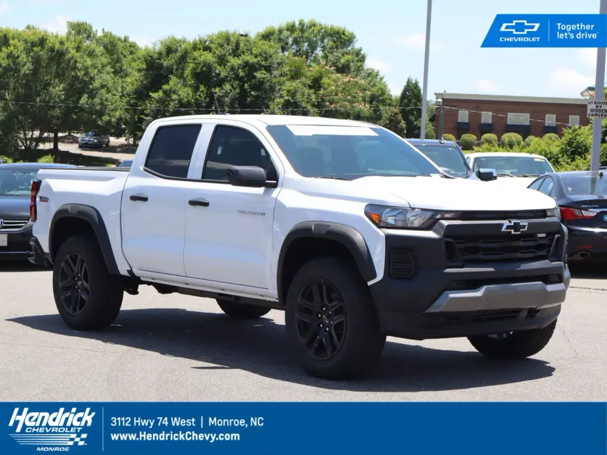 2025 Chevrolet Colorado Trail Boss photo 1
