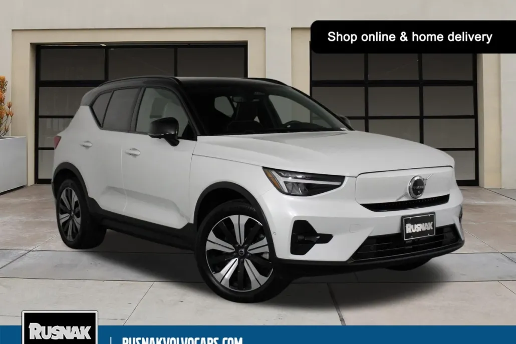 2023 Volvo XC40 Recharge Twin Plus photo 1