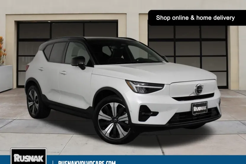 2023 Volvo XC40 Recharge Twin Plus photo 1