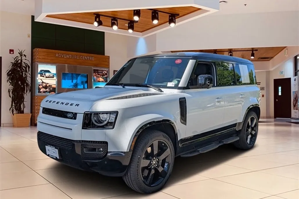 2025 Land Rover Defender 110 V8 photo 1