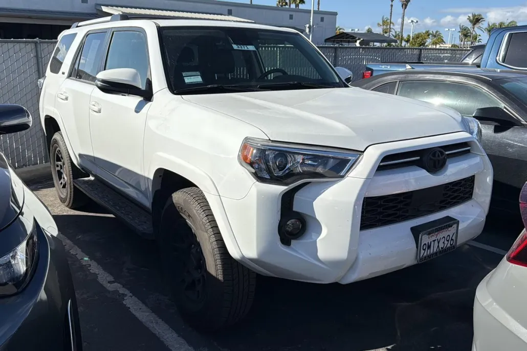 2024 Toyota 4Runner SR5 Premium photo 1