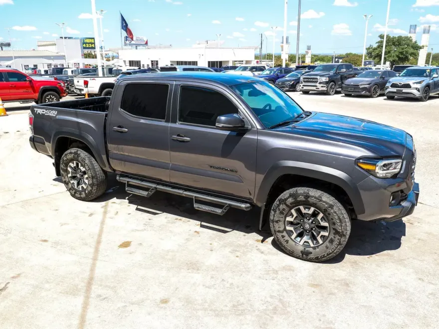 2023 Toyota Tacoma TRD photo 1