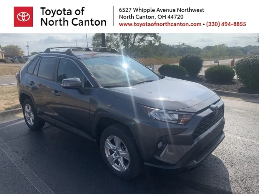 2021 Toyota RAV4 XLE photo 1
