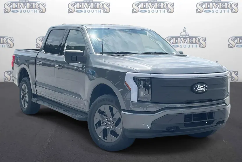 2025 Ford F-150 Lightning photo 1