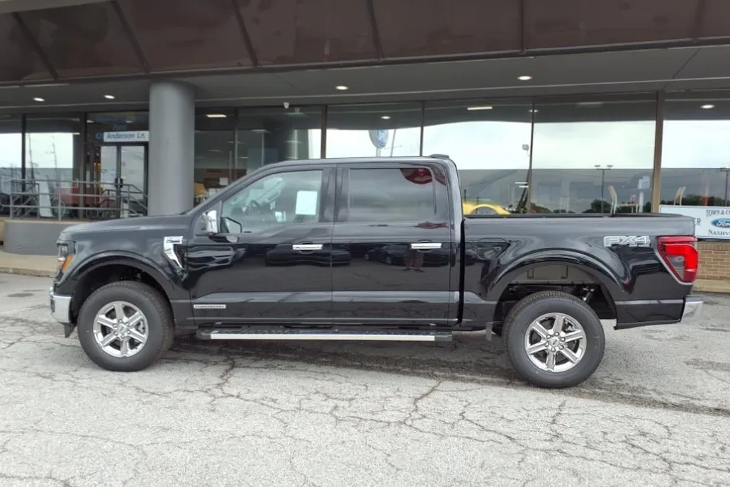 2025 Ford F-150 XLT photo 1