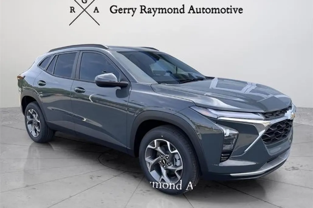 2026 Chevrolet Trax LT photo 1