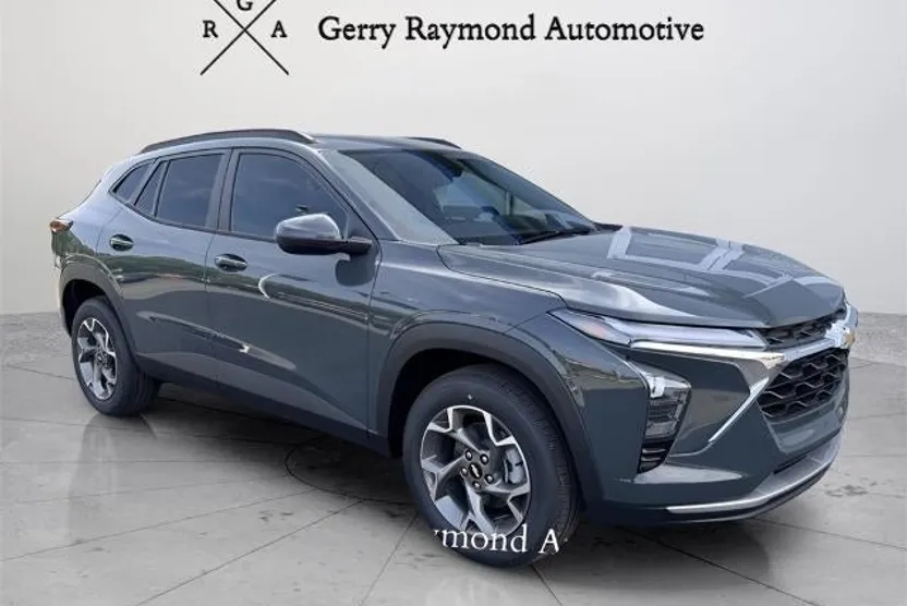 2026 Chevrolet Trax LT photo 1