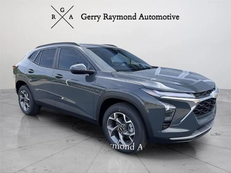 2026 Chevrolet Trax LT photo 1