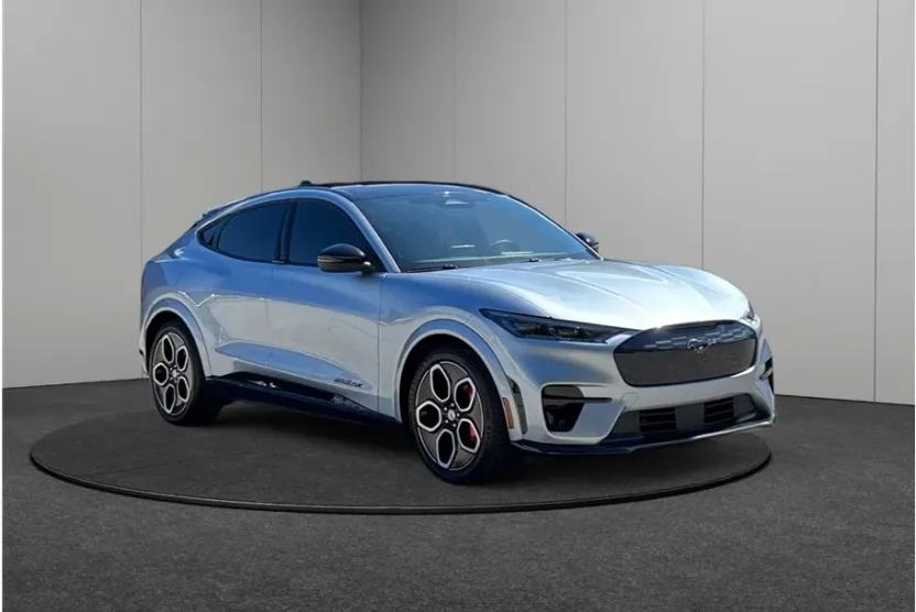2022 Ford Mustang Mach-E GT photo 1