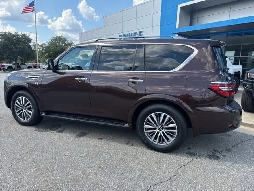 2022 Nissan Armada SL photo 1