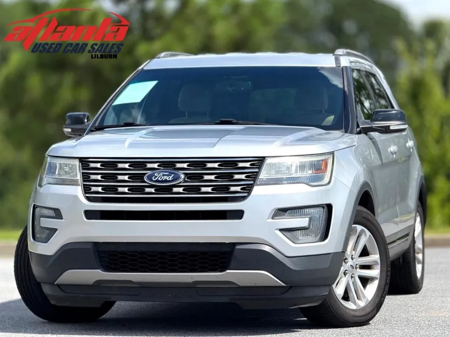 2017 Ford Explorer XLT photo 1