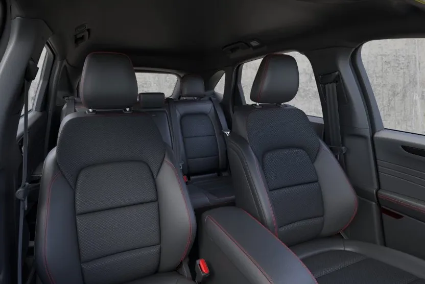 2026 Ford Escape ST-Line photo 5