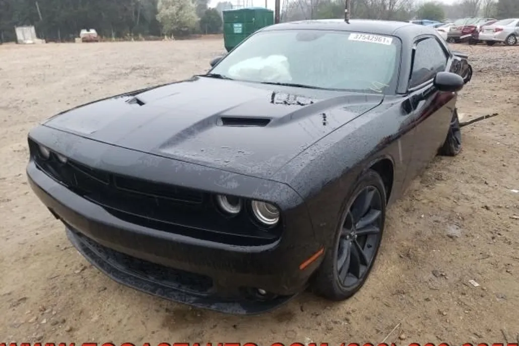 2017 Dodge Challenger SXT Plus photo 1