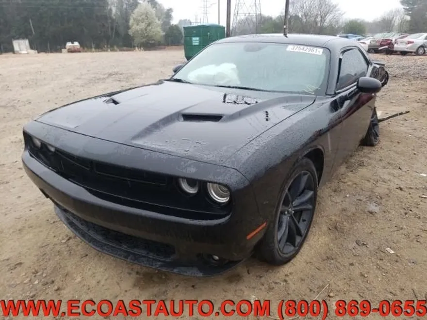 2017 Dodge Challenger SXT Plus photo 1