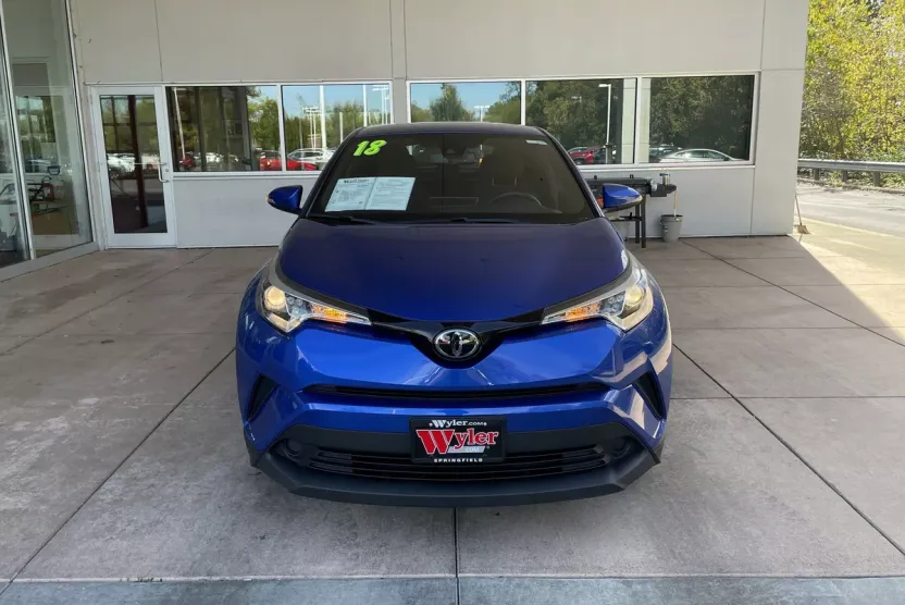 2018 Toyota C-HR XLE photo 1