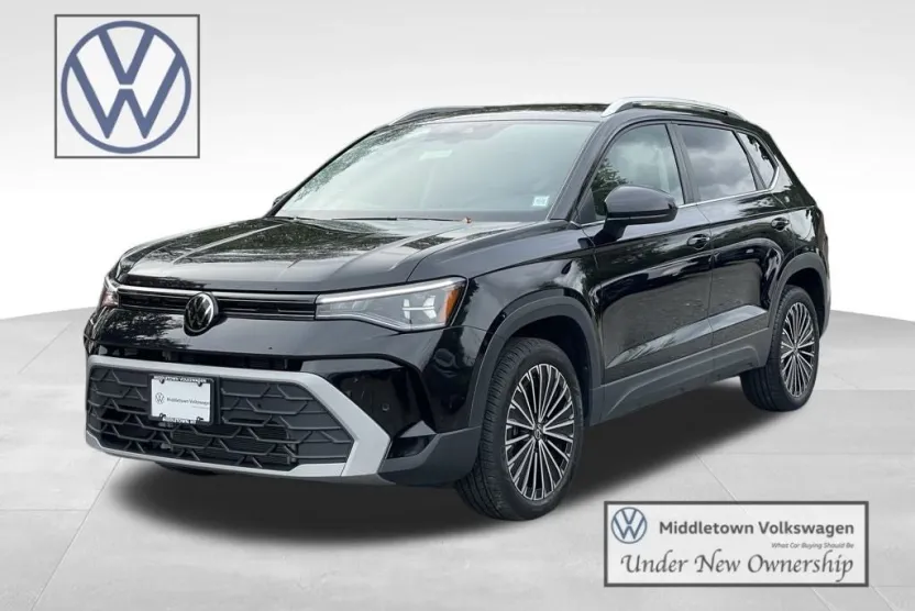 2025 Volkswagen Taos SE photo 1