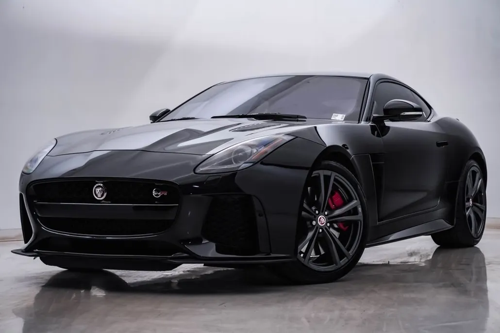 2017 Jaguar F-TYPE SVR photo 1