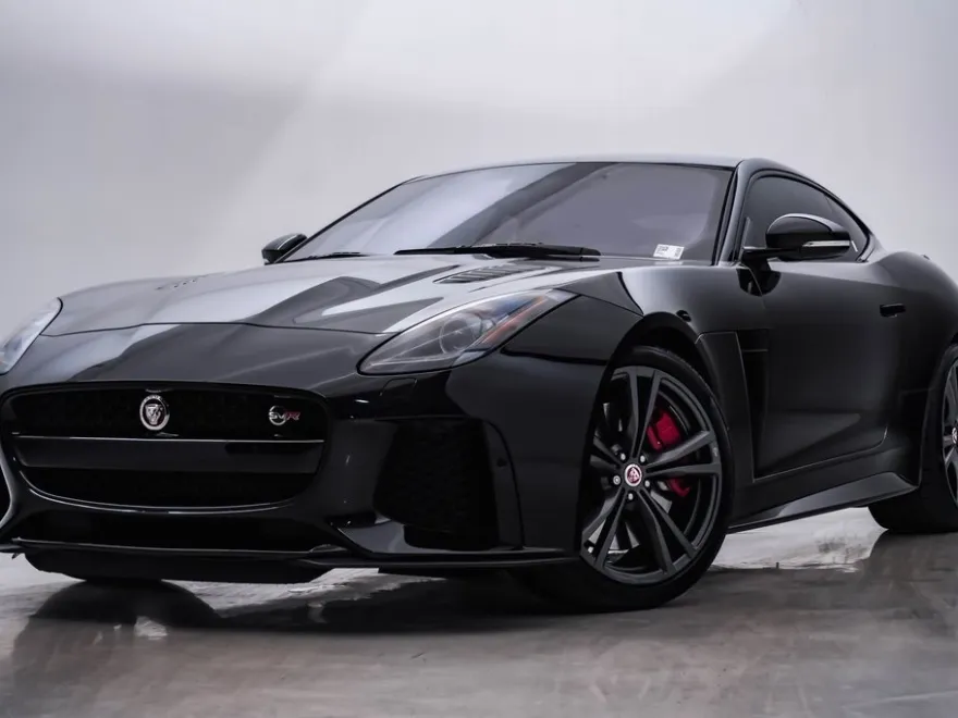 2017 Jaguar F-TYPE SVR photo 1