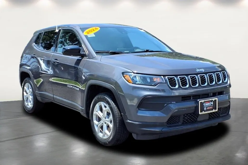 2024 Jeep Compass Latitude photo 1